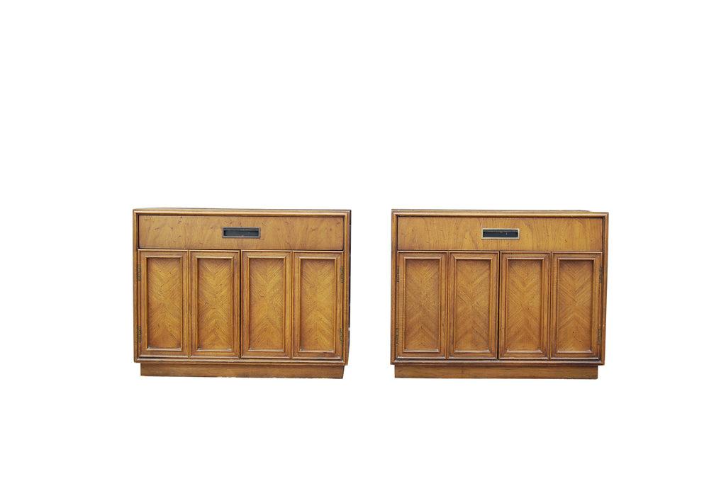 Pair of Thomasville Furniture Nightstands